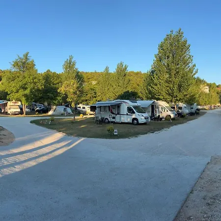 Karin 3* Gornji Karin