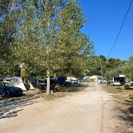 Karin Campsite Gornji Karin