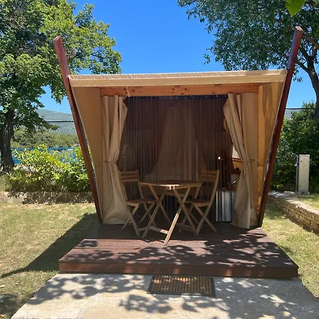 Karin 캠프장 고르니 카린