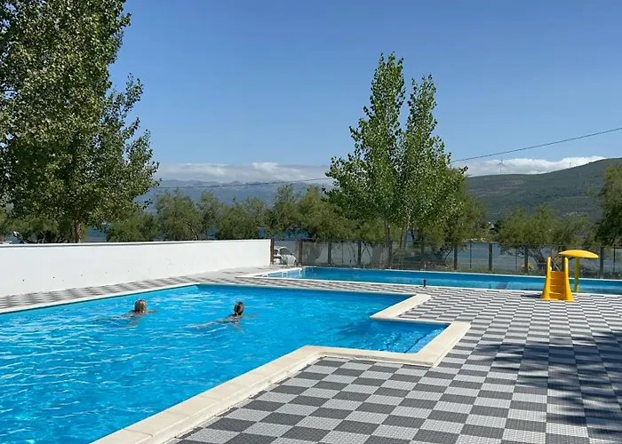 Karin 3* Gornji Karin