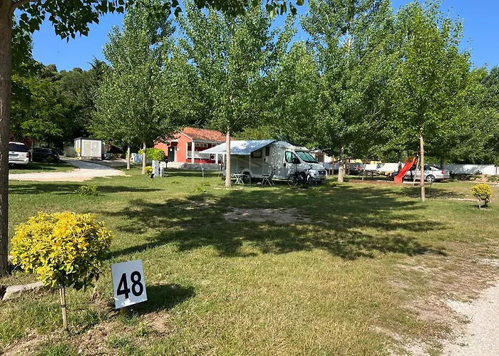 Кемпинг Karin Горни-Карин